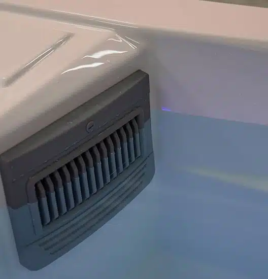 Cooling Vent System in a Cold Plunge Tub for Enhanced Water Flow